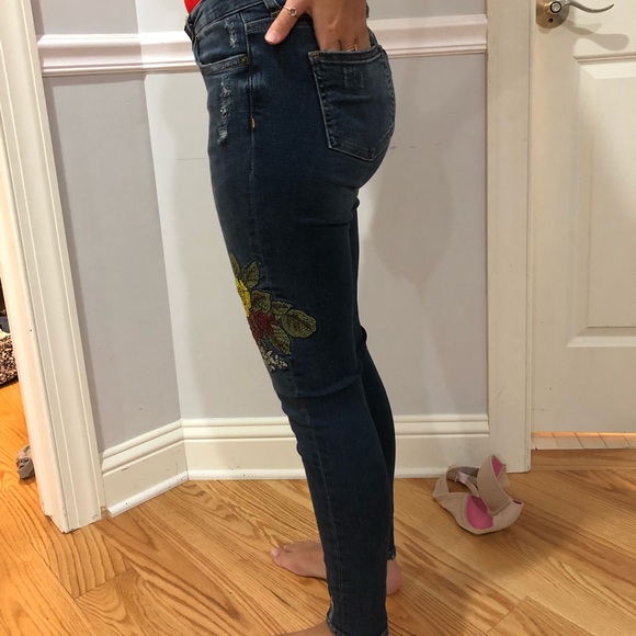 Zara Embroidered & Distressed Jeans Skinny - Picture 3 of 4
